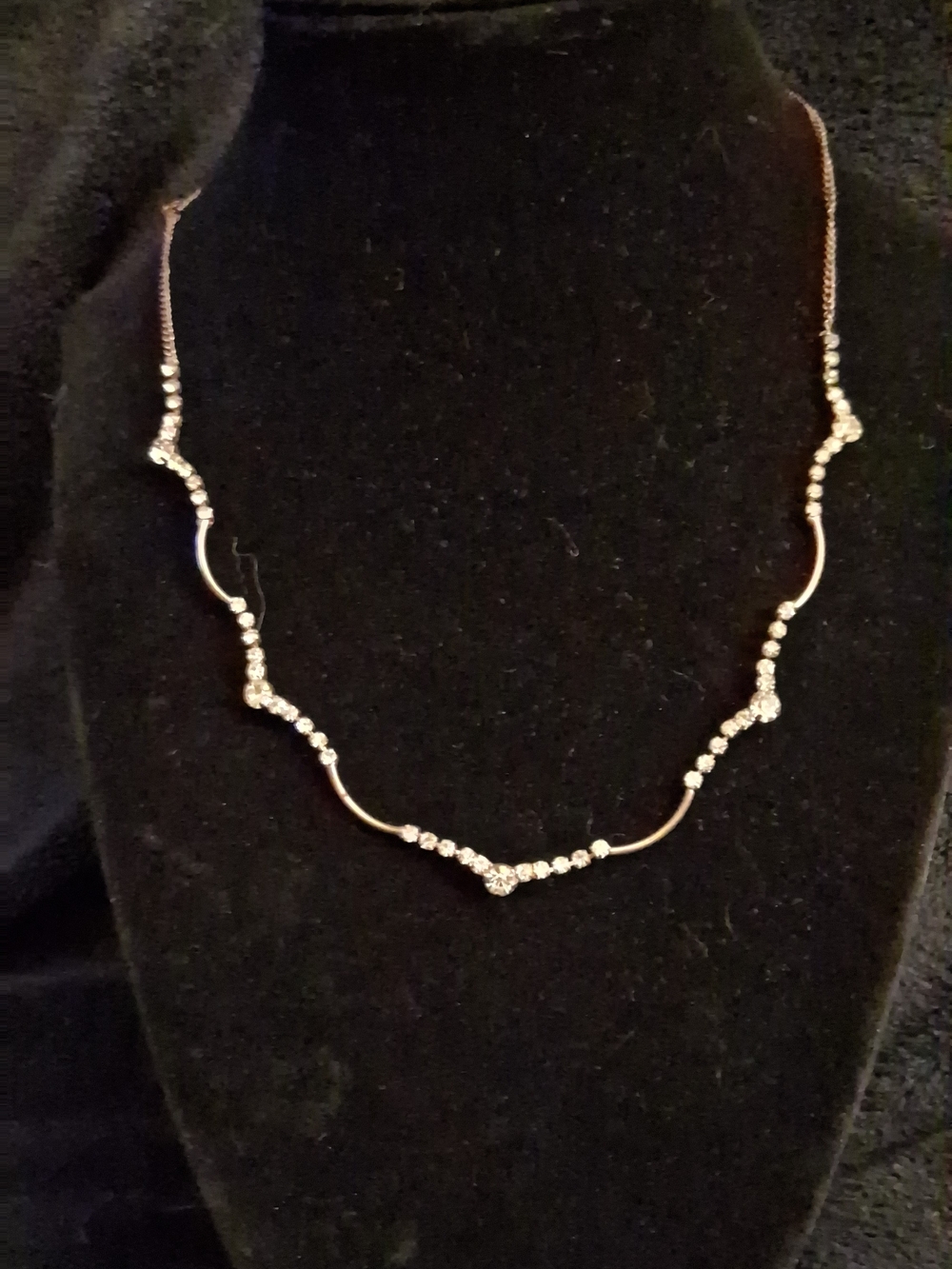 Elegant Rhodium-Plated Crystal Wave Necklace - White